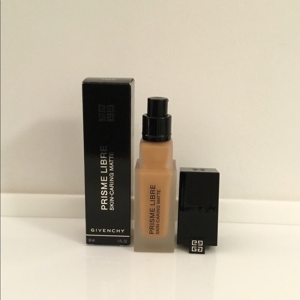 Givenchy Prisme Libre Skin-caring matte foundation 5-N345, New